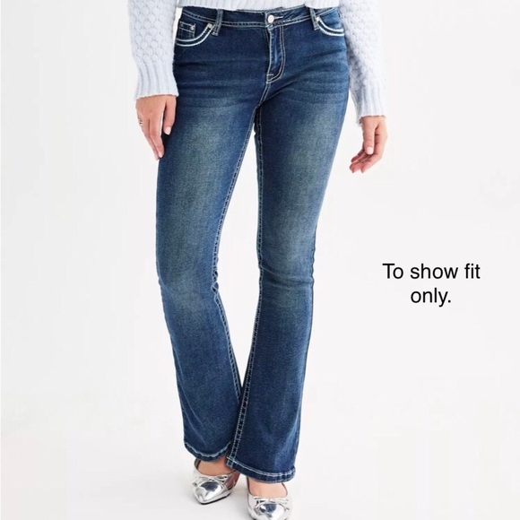 Harper & Ivy Juniors Rhinestone Embroidered Pocket Flare Leg Jeans Size 1 - Picture 6 of 9